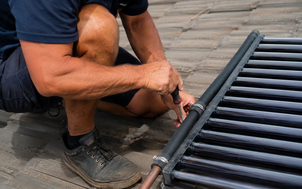 Solar pool heater repair contractor